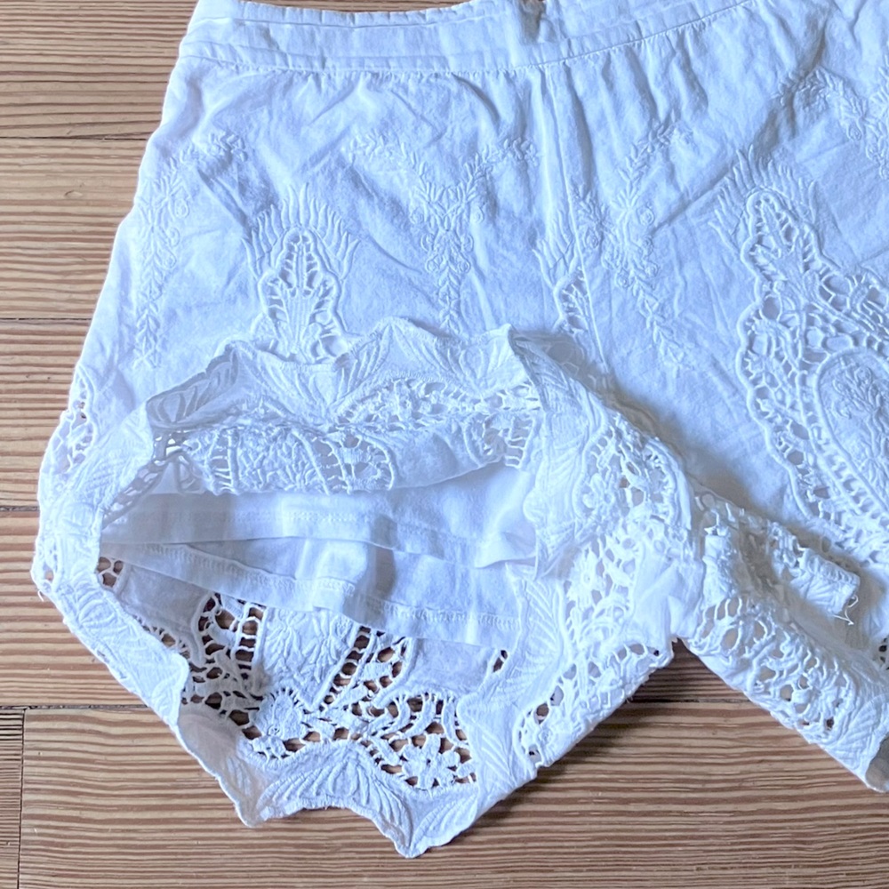 Gianni Bini White Lace Women Shorts - Picture 6 of 8